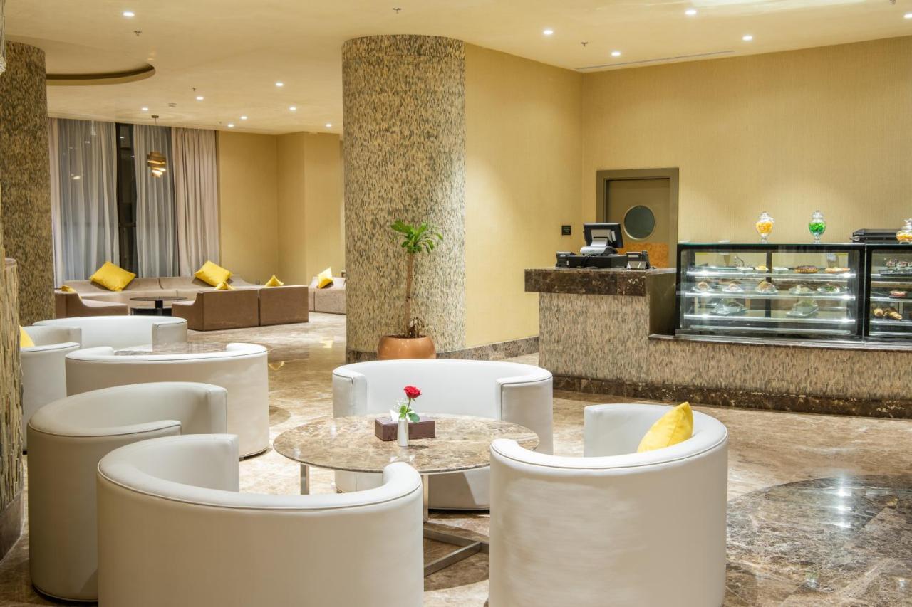 Millennium Makkah Al Naseem La Meca Exterior foto The lobby of the hotel